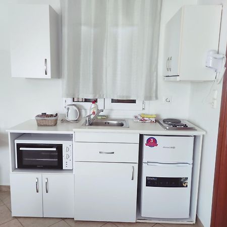 Vythos Appartement Adamantas  Buitenkant foto