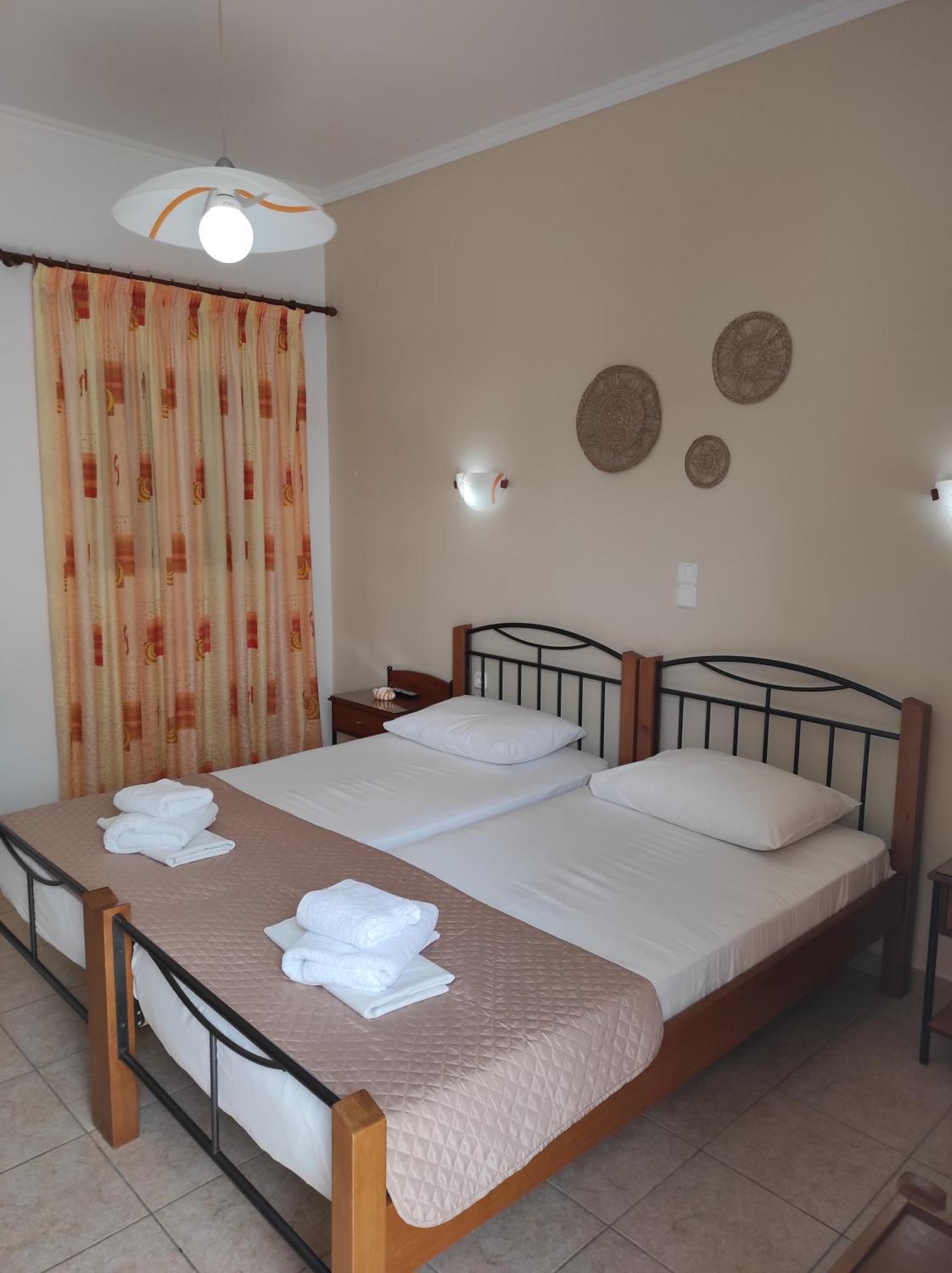 Vythos Appartement Adamantas  Buitenkant foto